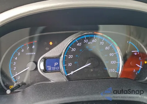 2011 Toyota Sienna Xle z USA, uszkodzony, nr VIN 5TDYK3DC5BS107581